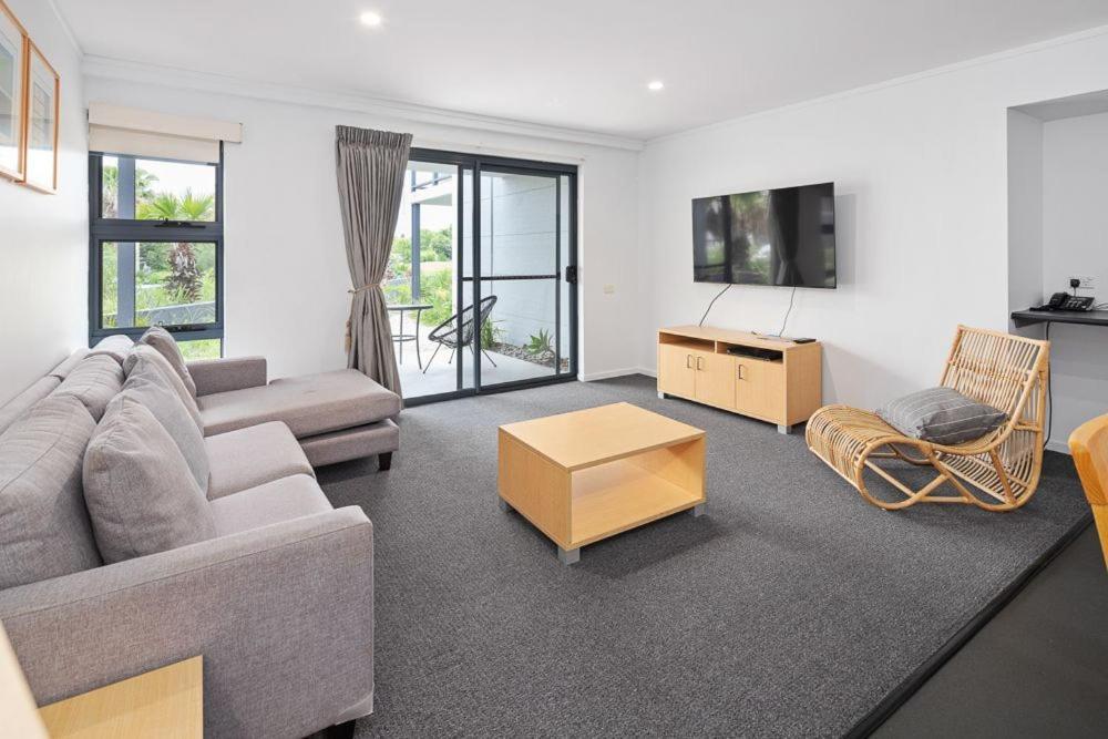 คอริแกน โคฟ อพาร์ตเมนท์ Aparthotel เบทแมนส์เบย์ ภายนอก รูปภาพ