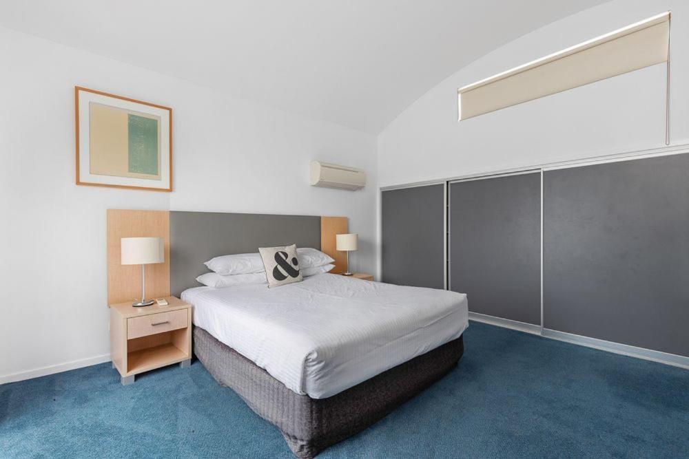คอริแกน โคฟ อพาร์ตเมนท์ Aparthotel เบทแมนส์เบย์ ภายนอก รูปภาพ